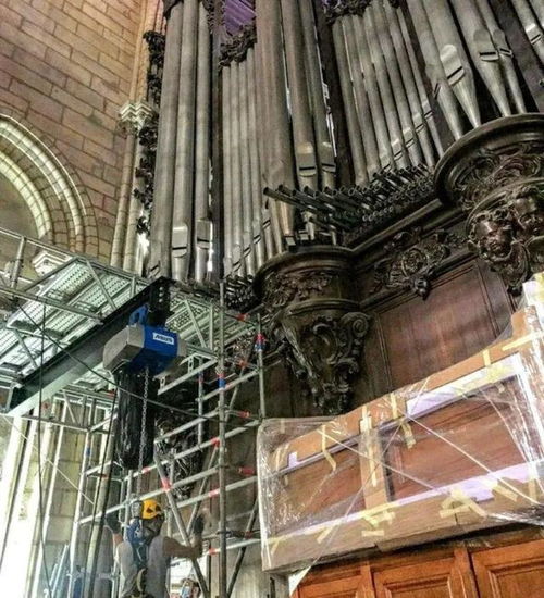 巴黎圣母院修复工作持续推进，巨型管风琴拆除需时五个月