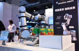 中国工业机器人发展 增速领跑全球，智能机器人销售势头强劲